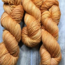 Golden tonal yarn