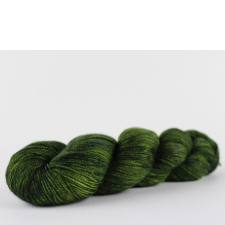 Deep, mossy green tonal skein