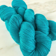 Solid yarn in aqua