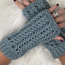 Textured fingerless mitts.