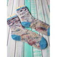 Crochet socks with contrasting heels and toes