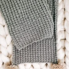 Simple, even-textured scarf.