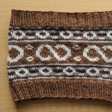 Colorwork cowl with infinity symbol motif.