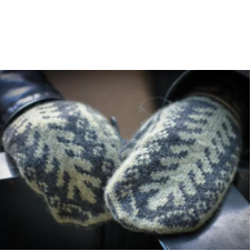 Colorwork mittens inspired by the textiles of the Italian Renaissance.