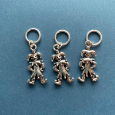 Metal stitch markers of court jesters