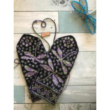 Mittens with pairs of dragonflies and other small motifs.