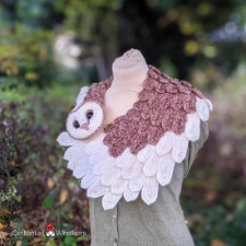 Shawlette features owl’s head, then wrap around feather texture in barn owl colors.