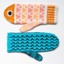 Colorwork mittens with fish scales and an eye. Sizes toddler to adult.