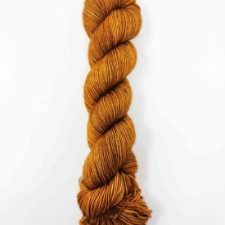 Tonal yarn in warm honey color.