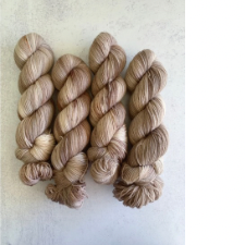Taupe to cream tonal yarn.